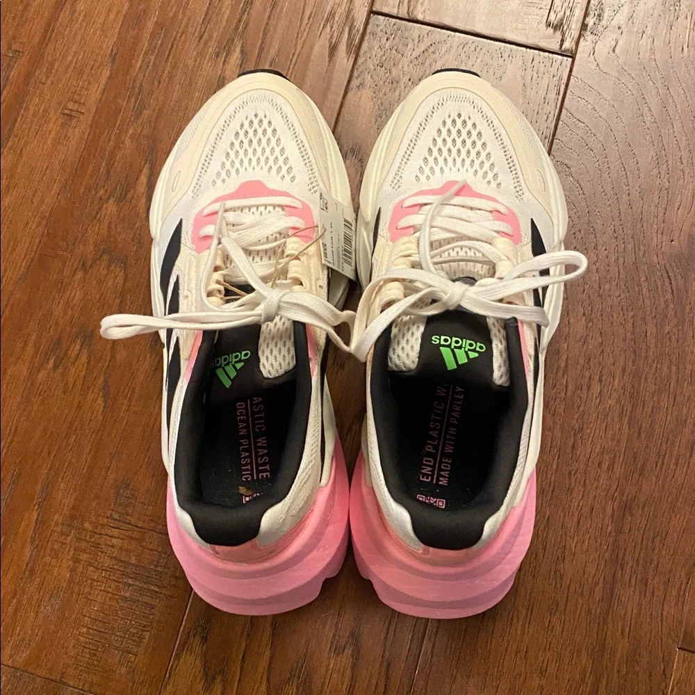 NWT Womens Adidas Off-White and Pink Running Sneakers Size 7 1/2 - Picture 2 of 7